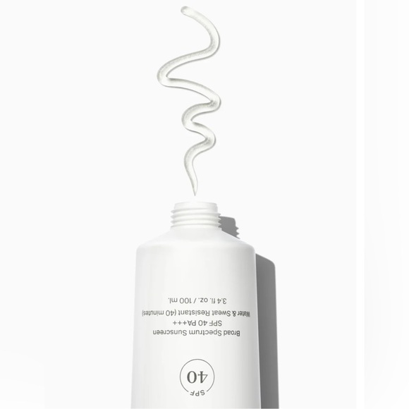 Unseen Sunscreen Body in SPF 40 [Supergoop!] - Picture 2 of 3